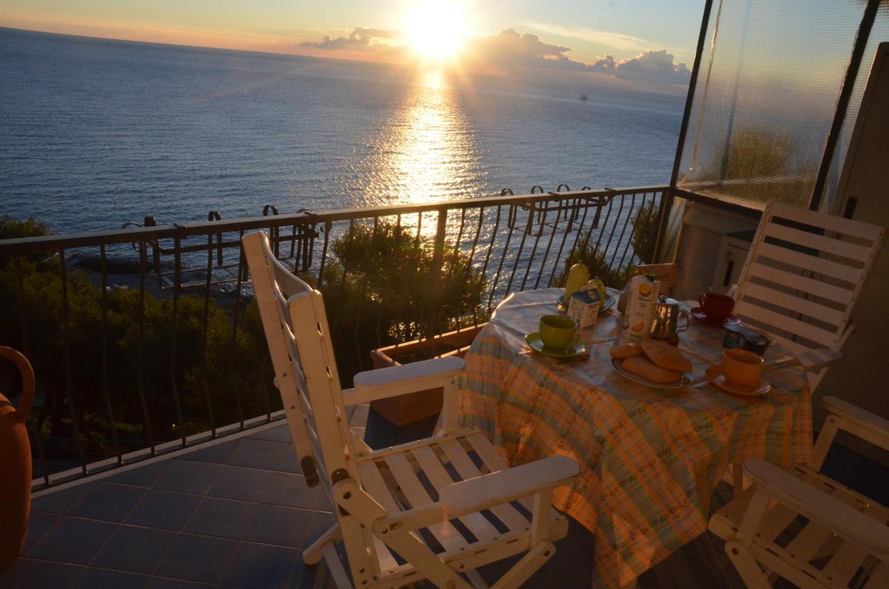 Rocce Di Capo Mimosa - Cervo Apartment Екстериор снимка